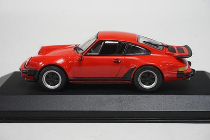 1:43 MINICHAMPS 430069000 Porsche 911 Turbo 1977 Red model car