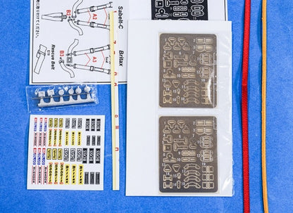 P925 Model Factory Hiro 1:20 Seat belt set Red