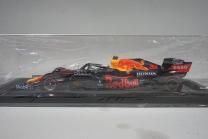 1:18 SPARK 18S609 Red Bull Racing Honda RB16B Abu Dhabi GP 2021 Winner #33