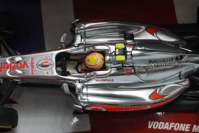 1:43 MINICHAMPS 533124374 Vodafone McLaren Mercedes British 2012 #4 L. Hamilton