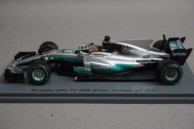 1:43 Spark S5030 Mercedes-AMG F1 W08 Chinese Grand Prix Winner 2017 #44 L. Hamilton model car