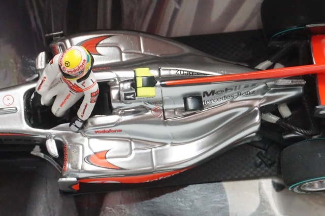1:43 MINICHAMPS 530104322 Vodafone McLaren Mercedes MP4-25 Canadian GP 2010 #2 L.Hamilton