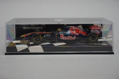 1:43 MINICHAMPS 410110019 Scuderia Toro Rosso STR6 2011 #19 J.Alguersuari