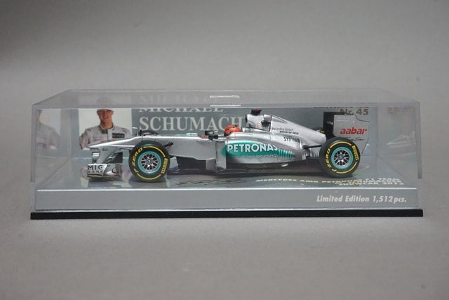1:43 MINICHAMPS 410120077 Mercedes-AMG Petronas F1 Team Show Car 2012 #7 M. Schumacher model car