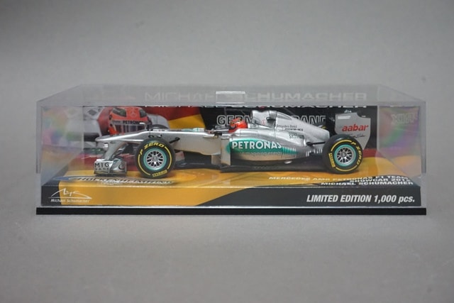 1:43 MINICHAMPS 413120177 Mercedes-AMG Petronas F1 Team Show Car 2012 #7 M. Schumacher model car