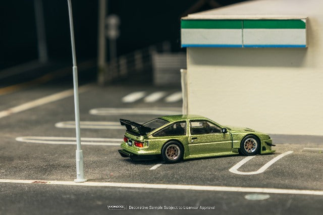 T64G-060-GR Tarmac Works 1:64 Toyota Sprinter Trueno AE86 Widebody Green model car
