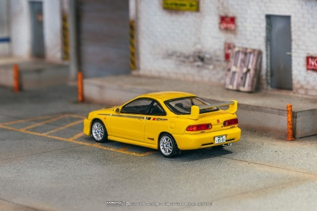 T64G-TL059-YL Tarmac Works 1:64 Honda Integra TYPE R DC2 MUGEN Sunlight Yellow model car