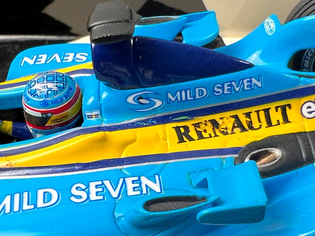 1:43 MINICHAMPS 400030008 Renault F1 Team R23 Japanese GP 2003 #8 F. Alonso model car