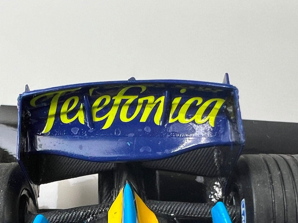 1:43 MINICHAMPS 400040007 Renault F1 Team R24 #7 J. Trulli model car