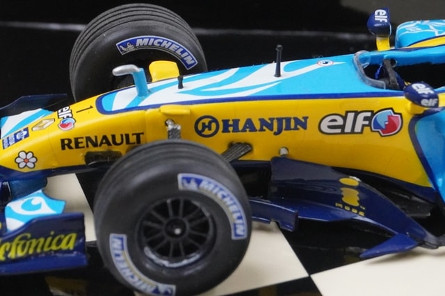 1:43 MINICHAMPS 400060101 Renault F1 Team R26 British GP 2006 #1 F. Alonso model car