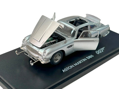 8250622 XiaoGuang MODEL 1:43 Aston Martin DB5 1965 Silver 007 version model car