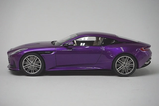 8241221P Xiao Guang MODEL 1:18 Aston Martin DB12 2024 Purple *Interchangeable wheels included