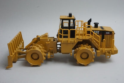 1:50 NORSCOT 55074 Caterpillar CAT 836G Landfield Compactor model car