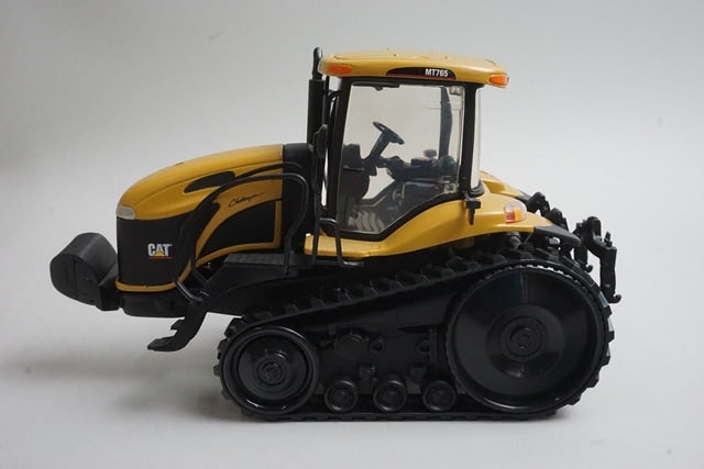 1:32 NORSCOT 55075 Caterpillar CAT MT765 Challenger Tractor model car