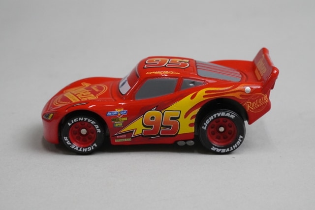 Tomica C-41 Cars Lightning McQueen Cars 3 Standard Type model car
