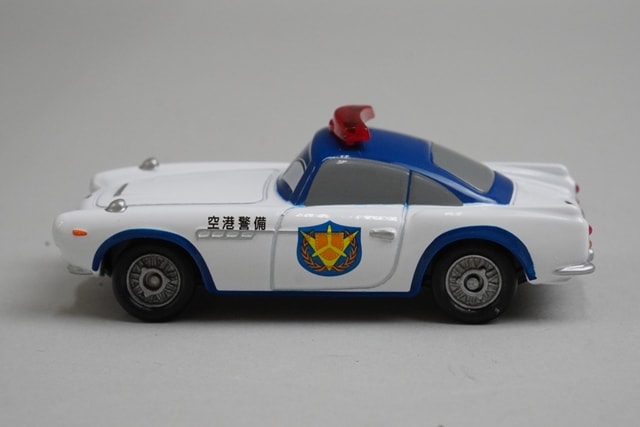 Tomica C-28 Cars Finn McMissile Airport Security Type model car