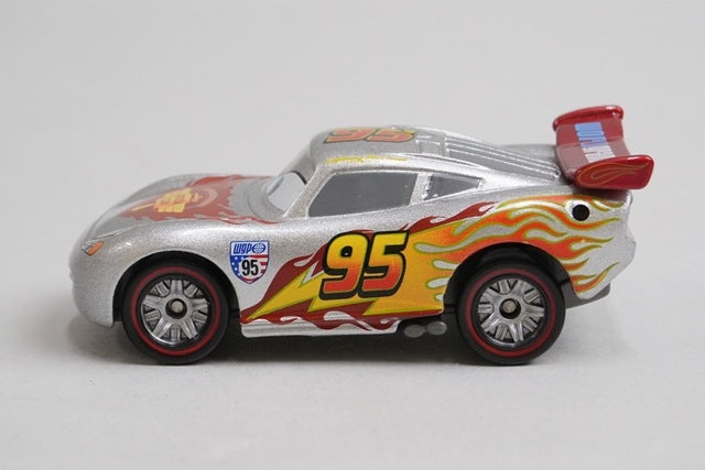 Tomica Cars Toys R Us Original Lightning McQueen Silver Racer Type model car