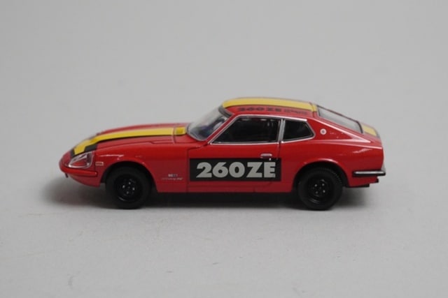 1:64 Tomica Limited Vintage NEO Nissan Fairlady 260ZE 2by2 model car