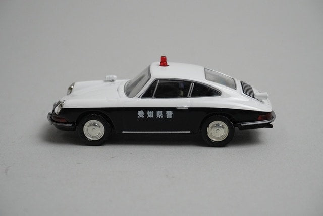 1:64 Tomica Limited Vintage Porsche 912 1967 Patrol Car model car