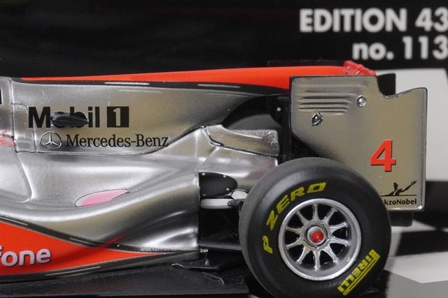 1:43 MINICHAMPS 530114374 McLaren Mercedes Show Car 2011 #4 model car