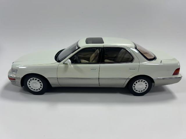 [ Pre-order ] 8230811W XiaoGuang MODEL 1:18 Lexus LS400 1993 White