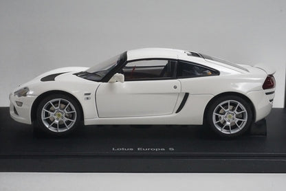 1:18 AUTOart 75368 Lotus Europa S White model car