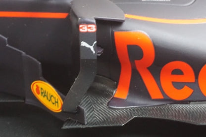 1:18 MINICHAMPS 113170133 Red Bull Racing Australian GP 2017 #33 model car