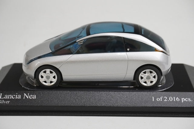 1:43 MINICHAMPS 400125100 Lancia NEA 2001 Silver model car