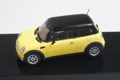 1:43 AUTOart 54826 BMW Mini Cooper Yellow model car