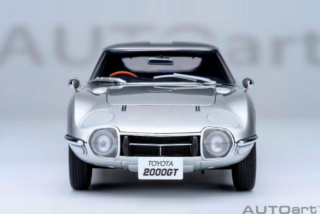 79548 AUTOart 1:18 Toyota 2000GT 1967 Silver model car