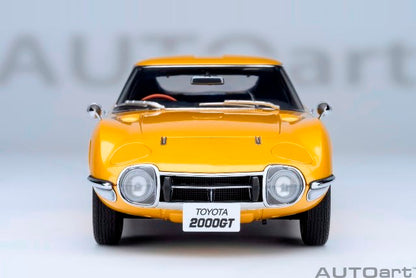 79549 AUTOart 1:18 Toyota 2000GT 1967 Gold model car