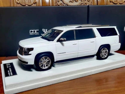 GOC & Vehicle Art 1:18 Chevrolet Suburban White