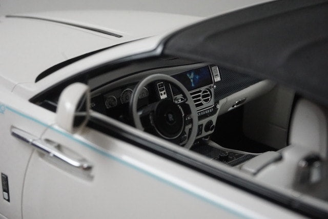 HHJL230702DB HH model 1:18 scale RR Rolls Royce Dawn Black Badge convertible Pearl White model car