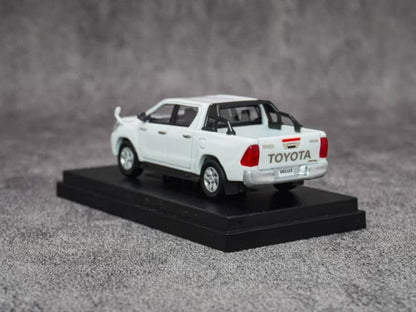 64055 EBBRO 1:64 Toyota Hilux Super White II model car