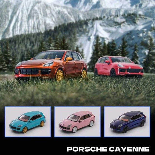 [ Pre-order ] DM Model 1:64 Porsche Cayenne Turbos 2014 Ferrari Red