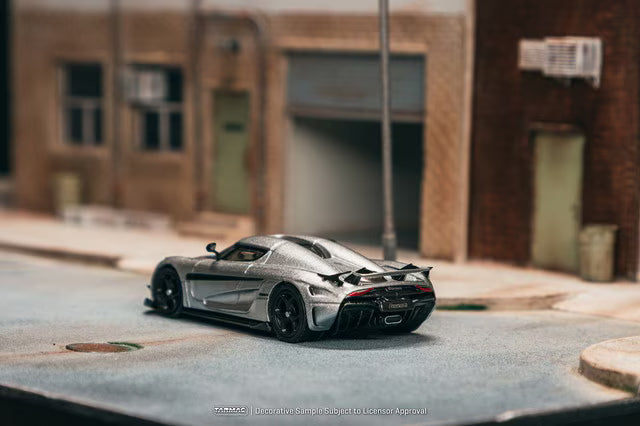 T64G-TL017-SL Tarmac Works 1:64 Koenigsegg Regera Silver Metallic / Blue Accents