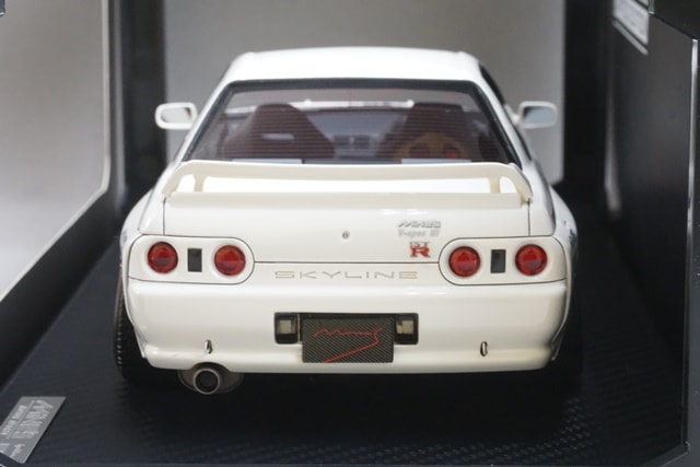 1:18 ignition model IG0672 Boost Gear Custom Nissan Skyline GT-R Mine's White model car