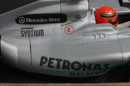 1:18 MINICHAMPS 110100003 Mercedes GP F1 Team MGP W01 2010 #3 M. Schumacher model car