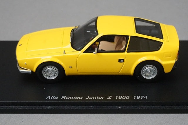 1:43 SPARK S0614 Alfa Romeo Junior Z 1600 1974 model car