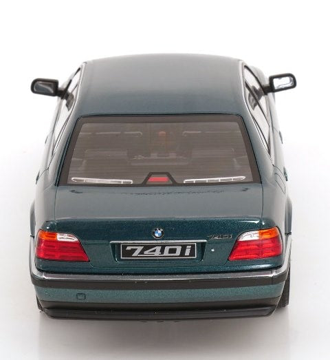 [ Pre-order ] KKDC180368 KK scale 1:18 BMW 740i E38 1994 Green Metallic
