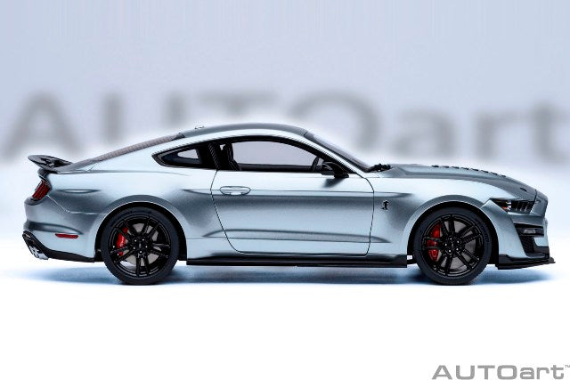 [ Pre-order ] 73096 AUTOart 1:18 Ford Mustang Shelby GT500 (Silver with Black Stripes)