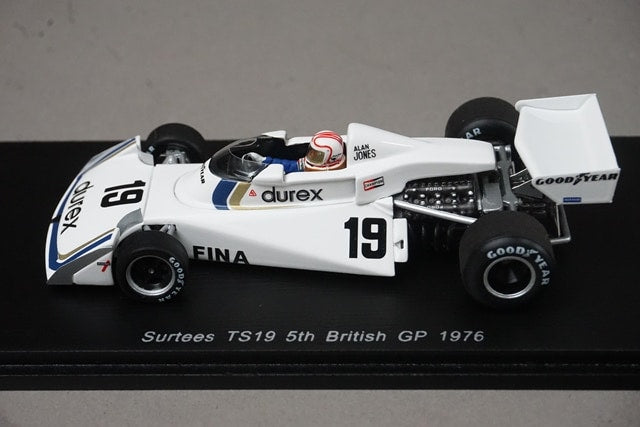 1:43 SPARK S4006 Surtees TS19 British GP 5th 1976 #19 A. Jones model car
