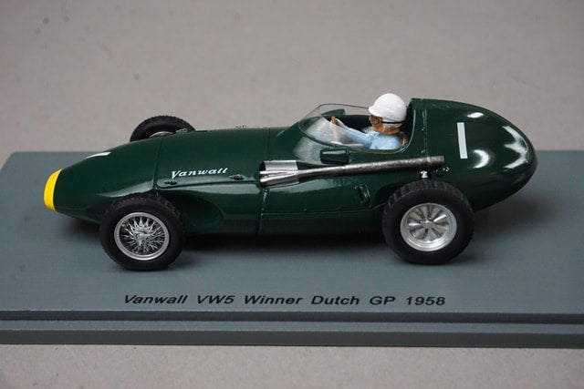 1:43 SPARK S4870 Vanwall VW5 Dutch Grand Prix Winner 1958 #1 S. Moss model car