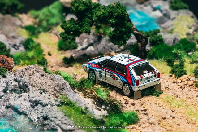 [ Pre-order ] T64-049-92SAF01 Tarmac Works 1:64 Lancia Delta HF Integrale Safari Rally 1992 Juha Kankkunen / Juha Piironen