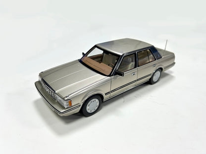 [ Pre-order ] 8251123G XiaoGuang MODEL 1:18 Toyota Crown MS122 Gold