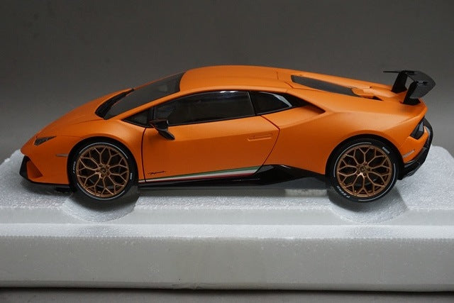 1:18 AUTOart 79152 Lamborghini Huracan Performante Matte Orange model car