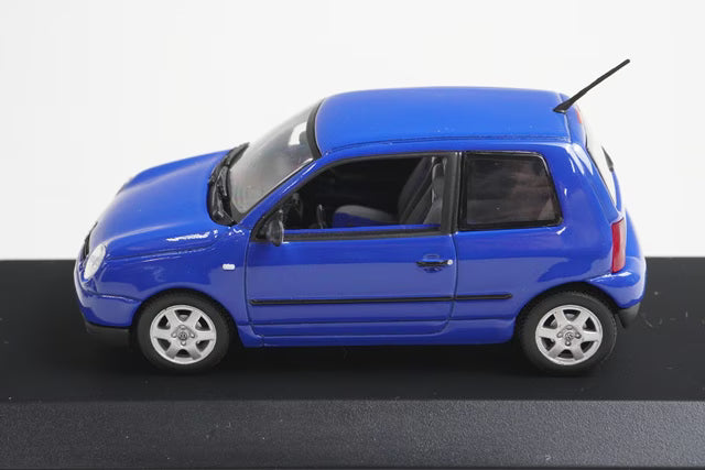 1:43 MINICHAMPS 430058100 VW Lupo 1998 Jazz Blue
