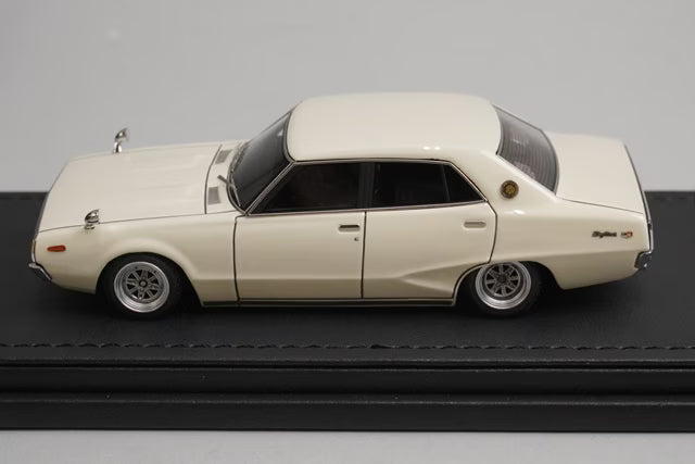 1:43 ignition model IG0385 Nissan Skyline 2000 GT-X (GC110) White