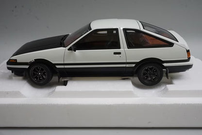 1:18 AUTOart 78786 Toyota Sprinter Trueno (AE86) Initial D Project D Final Version