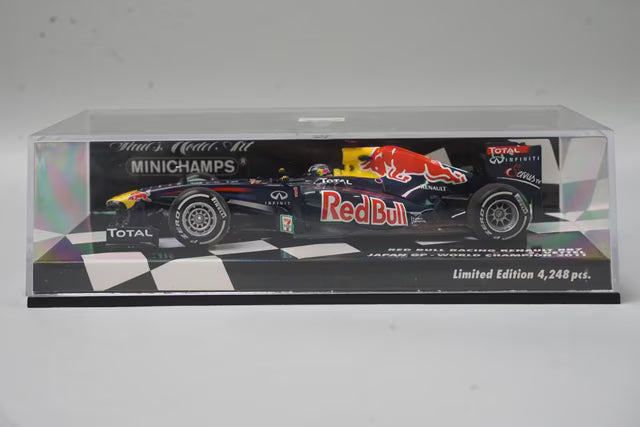 1:43 MINICHAMPS 410110301 Red Bull Racing Renault RB7 Japanese GP 2011 #1 model car